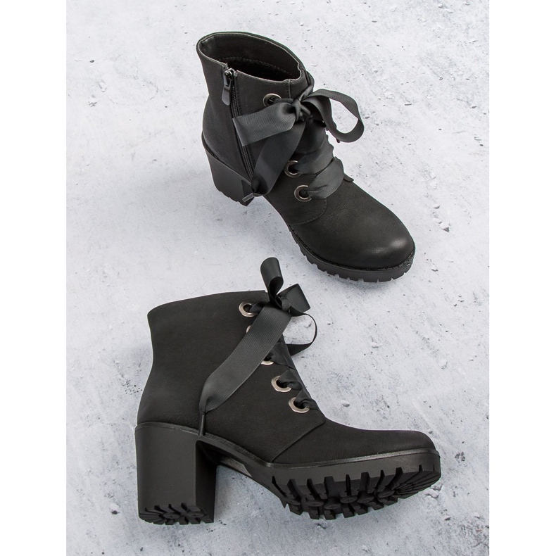 Bottines vinceza noires à la mode 1