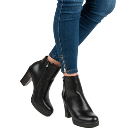 Bottes classiques sur le poteau vinceza noir 2