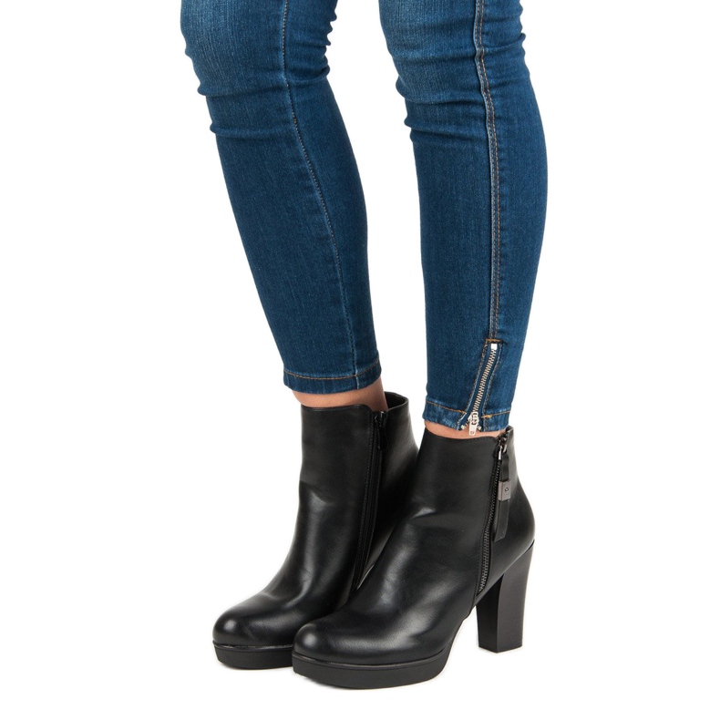 Bottes classiques sur le poteau vinceza noir 1