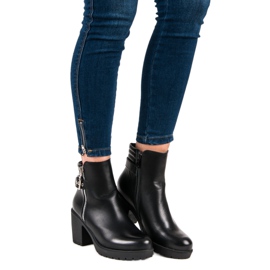 Seastar Bottes sur un poteau le noir 4