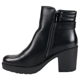 Seastar Bottes sur un poteau le noir 1