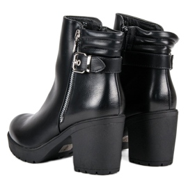Seastar Bottes sur un poteau le noir 3