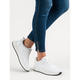 Chaussures de sport légères blanche 1