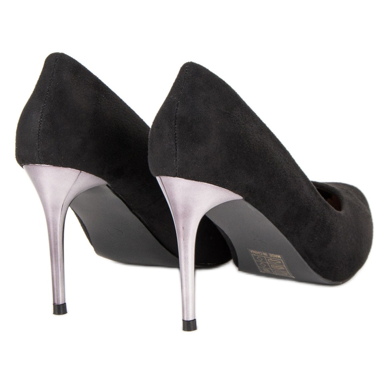 Escarpins en daim noir 1