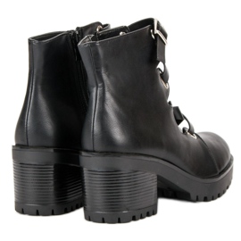 Bottes à la mode pour l'automne le noir 2