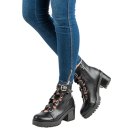 Bottes à la mode pour l'automne le noir 4
