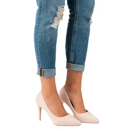 Escarpins en daim beige 5