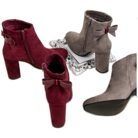 Ideal Shoes Bottines rouges élégantes 1