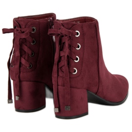 Bottes pour femmes avec une fixation rouge 7
