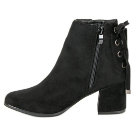 Bottes pour femmes avec une fixation le noir 3