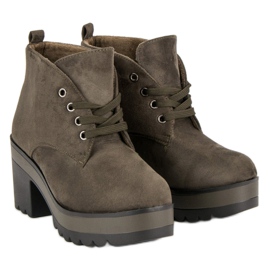 Bottes légères à talons hauts vert 4