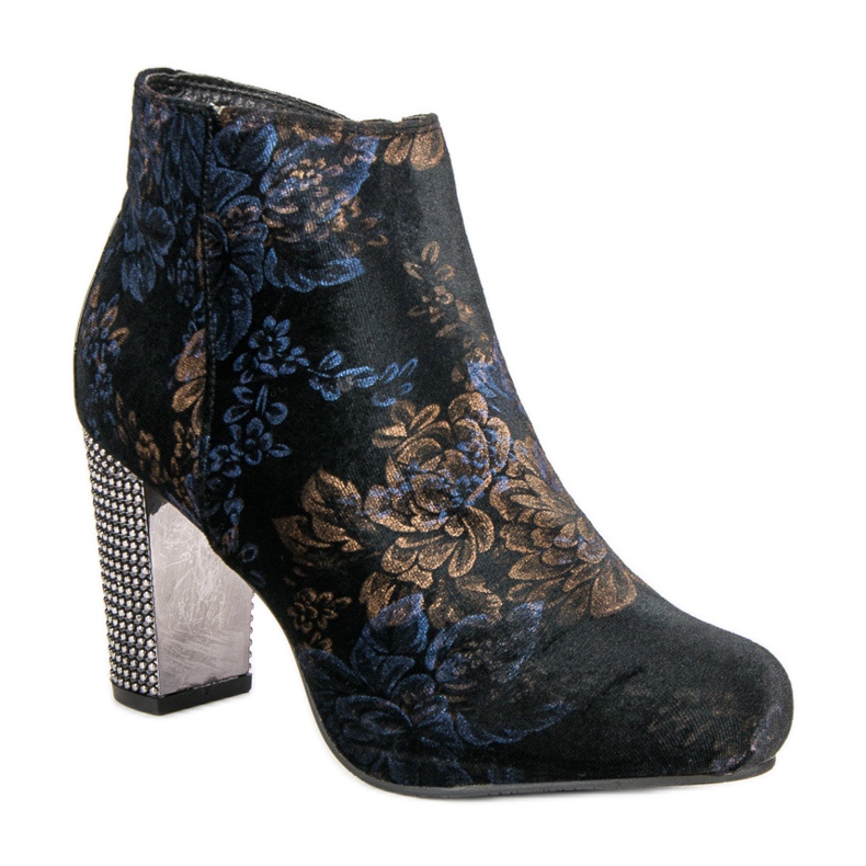 Bottes élégantes sur le poste multicolore 2