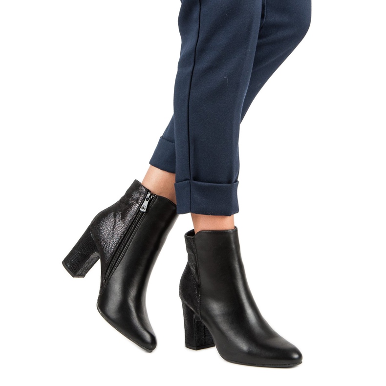 Kylie Bottines noires sur un poteau le noir 1