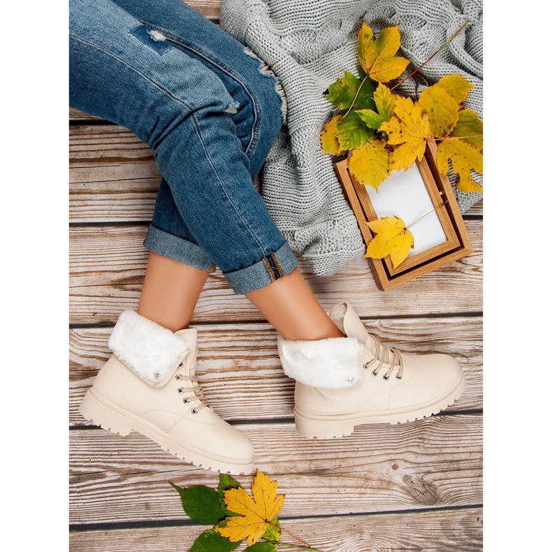 Trappeurs beiges avec fourrure 1