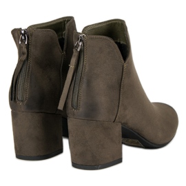Bottines à talons en daim de VINCEZA vert 5