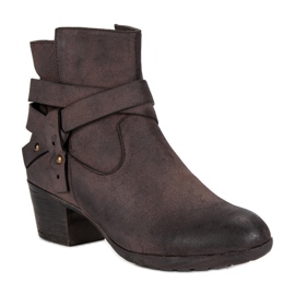 Bottes à talons hauts brun 1