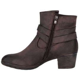Bottes à talons hauts brun 2