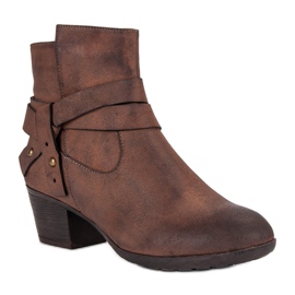 Bottes à talons hauts brun 1