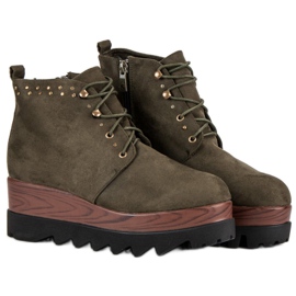 Kylie Bottes compensées en daim vert 1