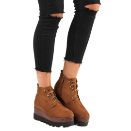 Kylie Bottes compensées en daim brun 5