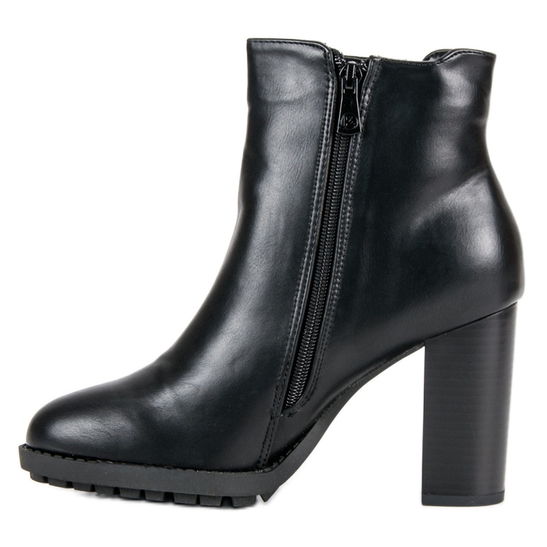 Kylie Bottines noires sur un poteau 1