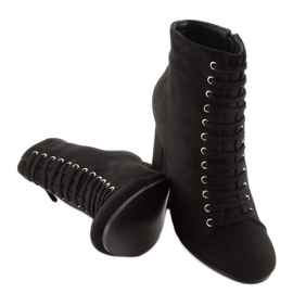 Bottes sur un talon stable noir SP03 Noir 2