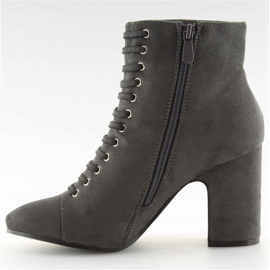 Bottes grises sur un talon stable SP03 Gris 4