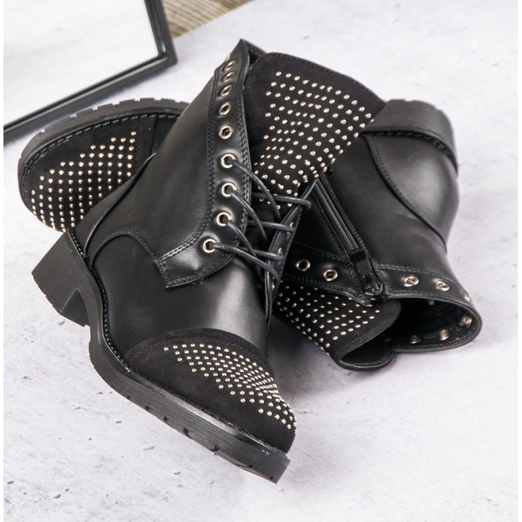 Travailleurs de la roche le noir 1 Travailleurs de la roche le noir 1