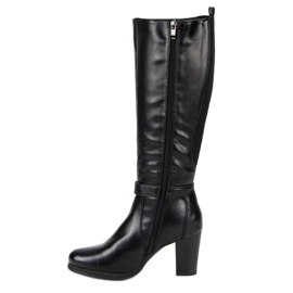 Filippo Bottes chaudes sur un poteau le noir 1