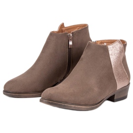Janessa Bottes beiges classiques 1
