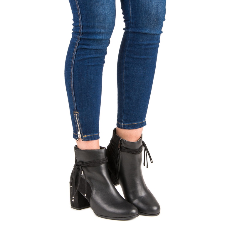 Nio Nio Bottines noires sur un poteau 1