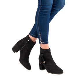 Bottines en daim noir le noir 6