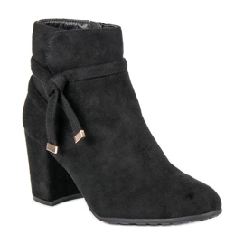 Bottines en daim noir 1