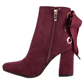 Ideal Shoes Bottes sexy sur le poste rouge 1
