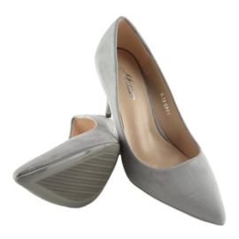 Escarpins sur un daim gris B-79 Grey 3