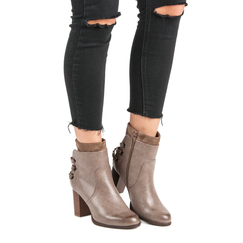 Super Mode Bottes élégantes sur un poteau brun 1