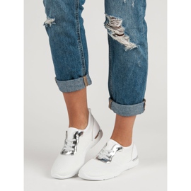 Chaussures de sport blanches 1