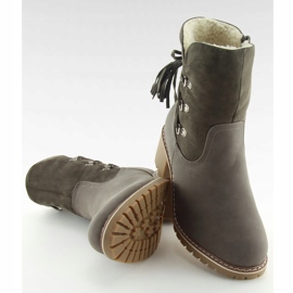 Gris Bottes isolées avec de l'agneau gris NC726 Gris 2