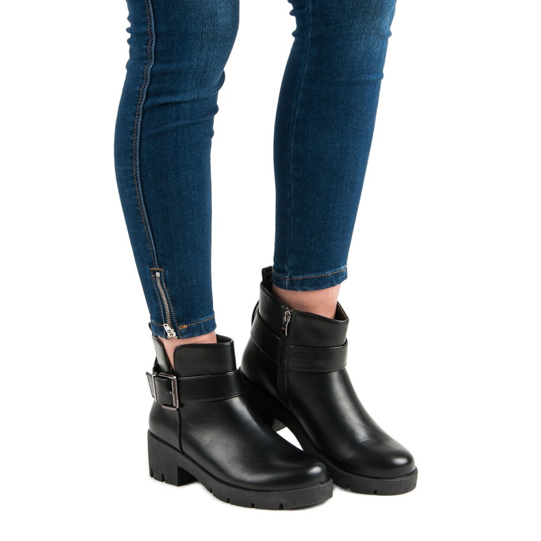 Kayla Travailleurs noirs sur la plate-forme 1