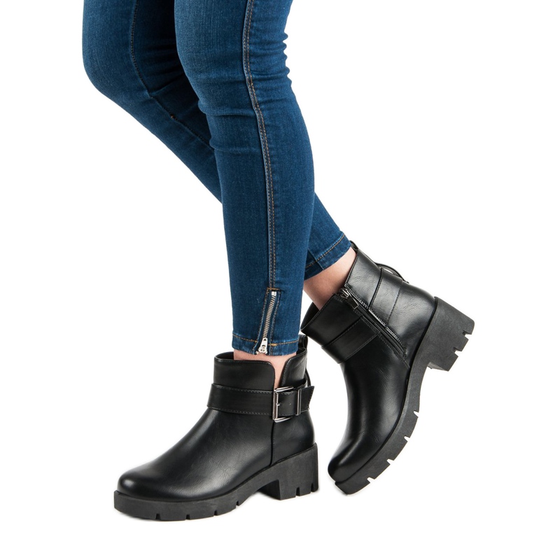 Kayla Travailleurs noirs sur la plate-forme le noir 2 Kayla Travailleurs noirs sur la plate-forme le noir 2