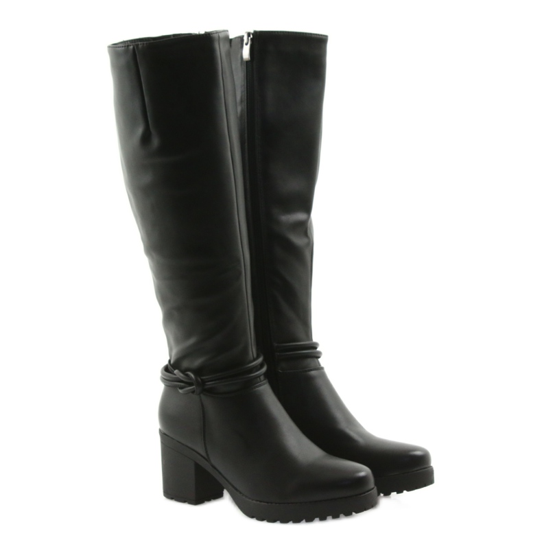 Bottes noires FILIPPO 476 sur le poteau 4