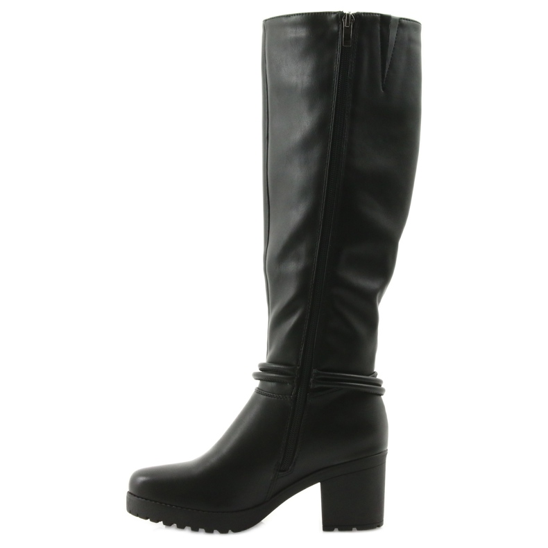 Bottes noires FILIPPO 476 sur le poteau le noir 2