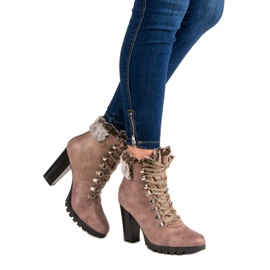 Cm Paris Bottines à lacets sur un poteau brun 1
