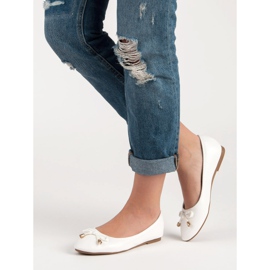 Ballerine Blanche Avec Un Noeud 6