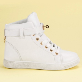 Des baskettes blanches 3