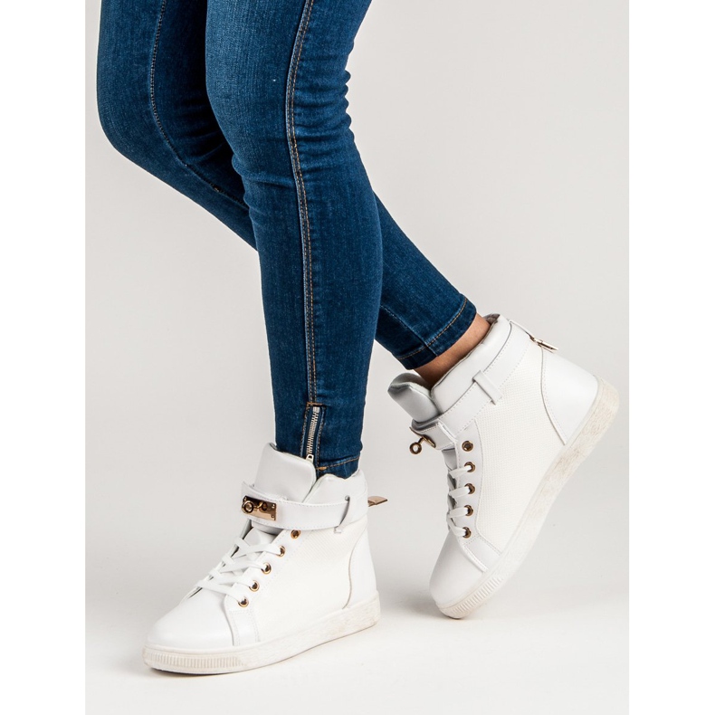 Des baskettes blanches 2