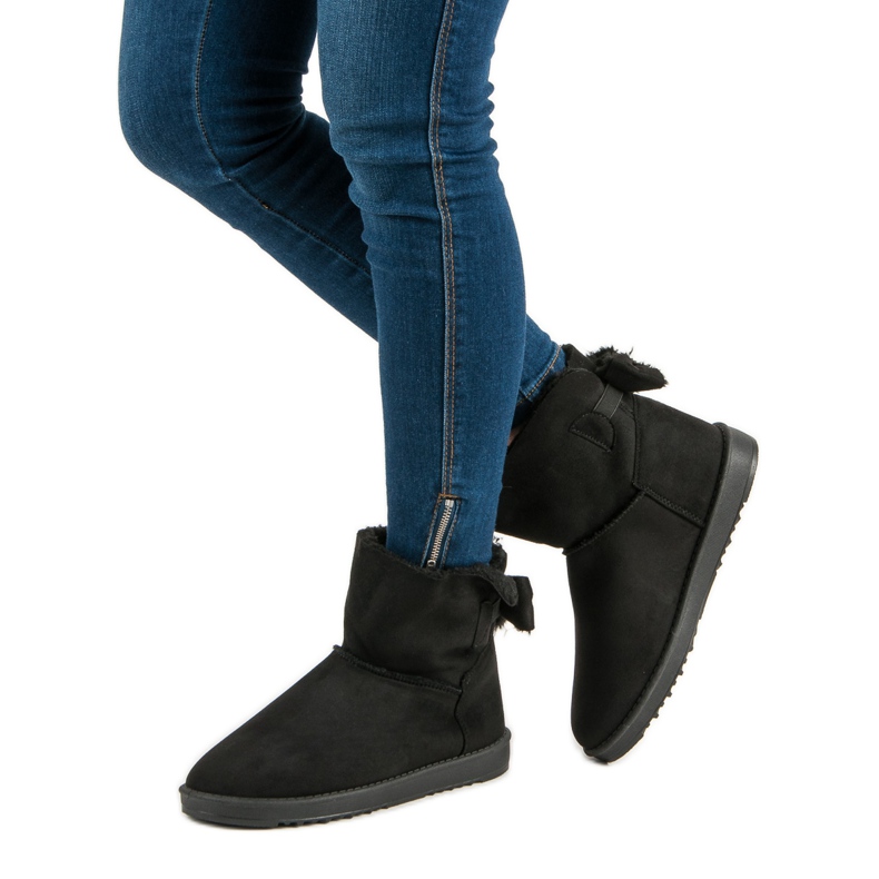 Mukluki noir avec un nœud 1