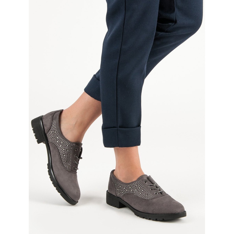 Chaussures en daim grises 2