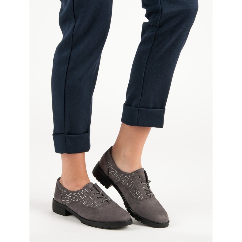 Chaussures en daim grises 1