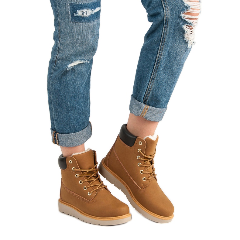 Trappeurs sur la plate-forme brun 1